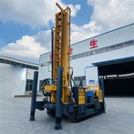 Full hydraulisk vannbrønnboringsrigg